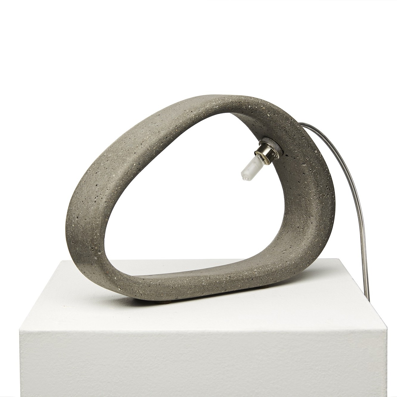ARETHA T CONCRETE TABLE LIGHT 