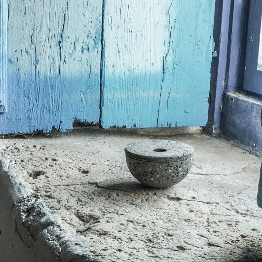 Cement ashtray ULTIMA terrazzo web