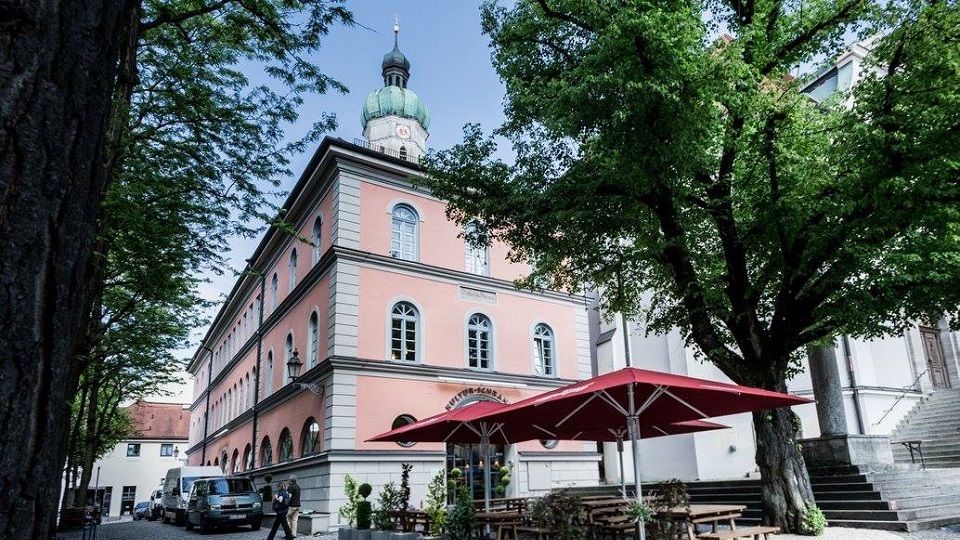 Kulturschranne Dachau lighting solutions by Proluxa design by Katharina Kassner urbi et orbi concrete lamps banner