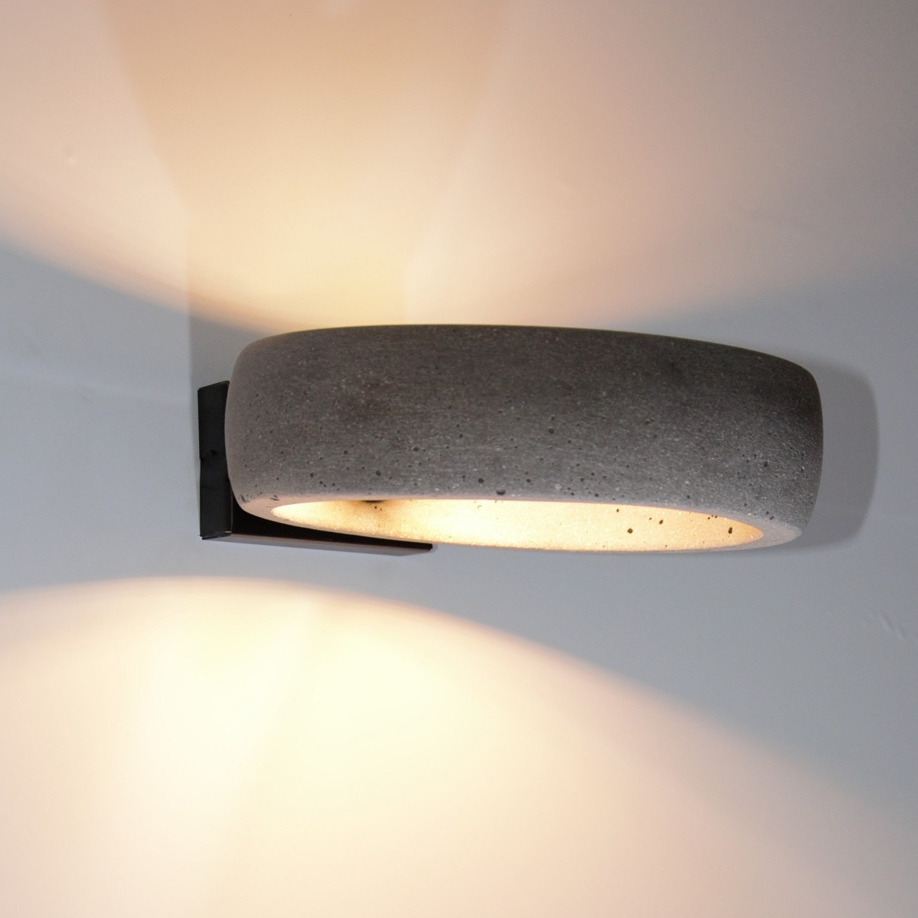 Lampada da parete  in cemento ghettoW 