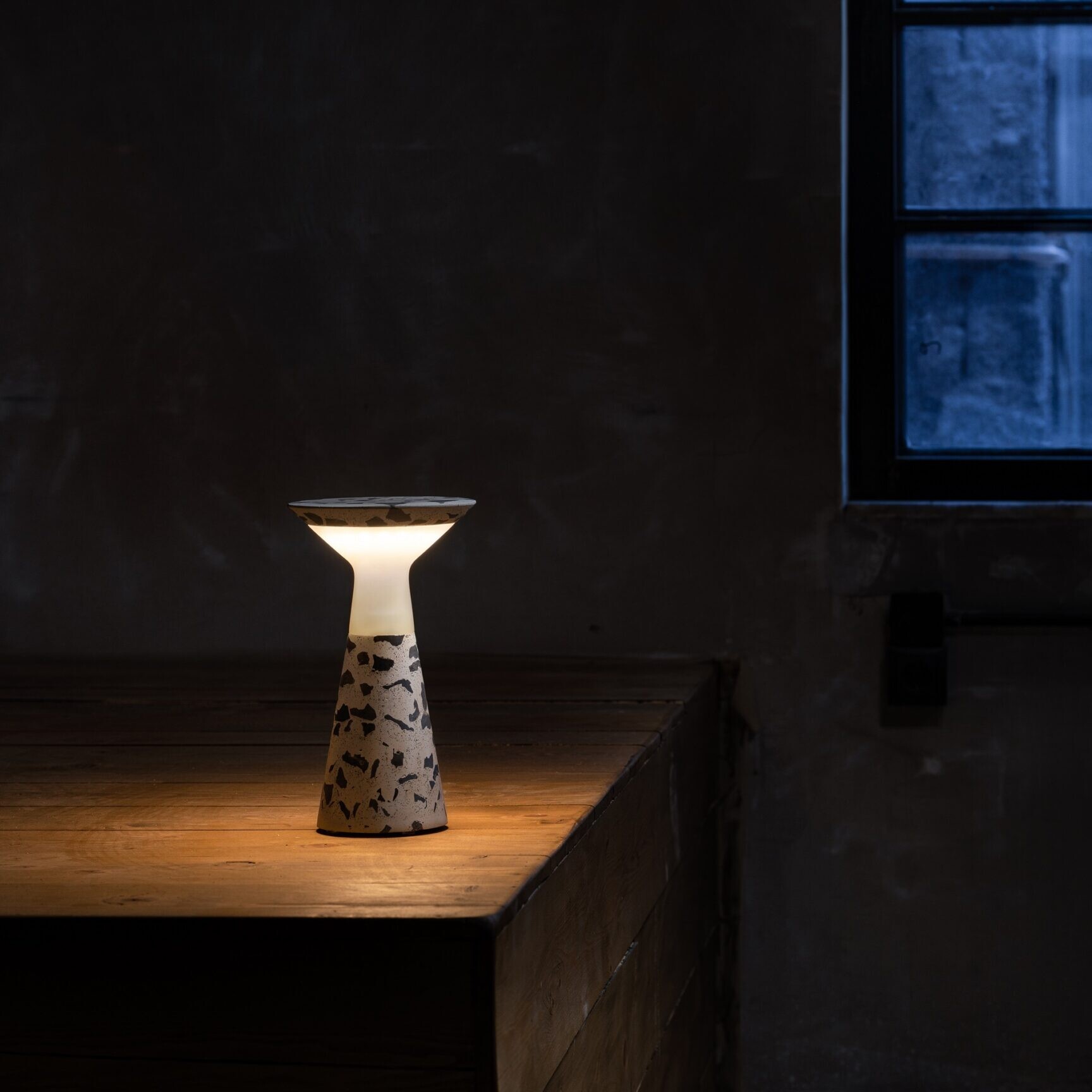 LucerA wireless table lamp by sotiris lazou urbi et orbi web res scaled