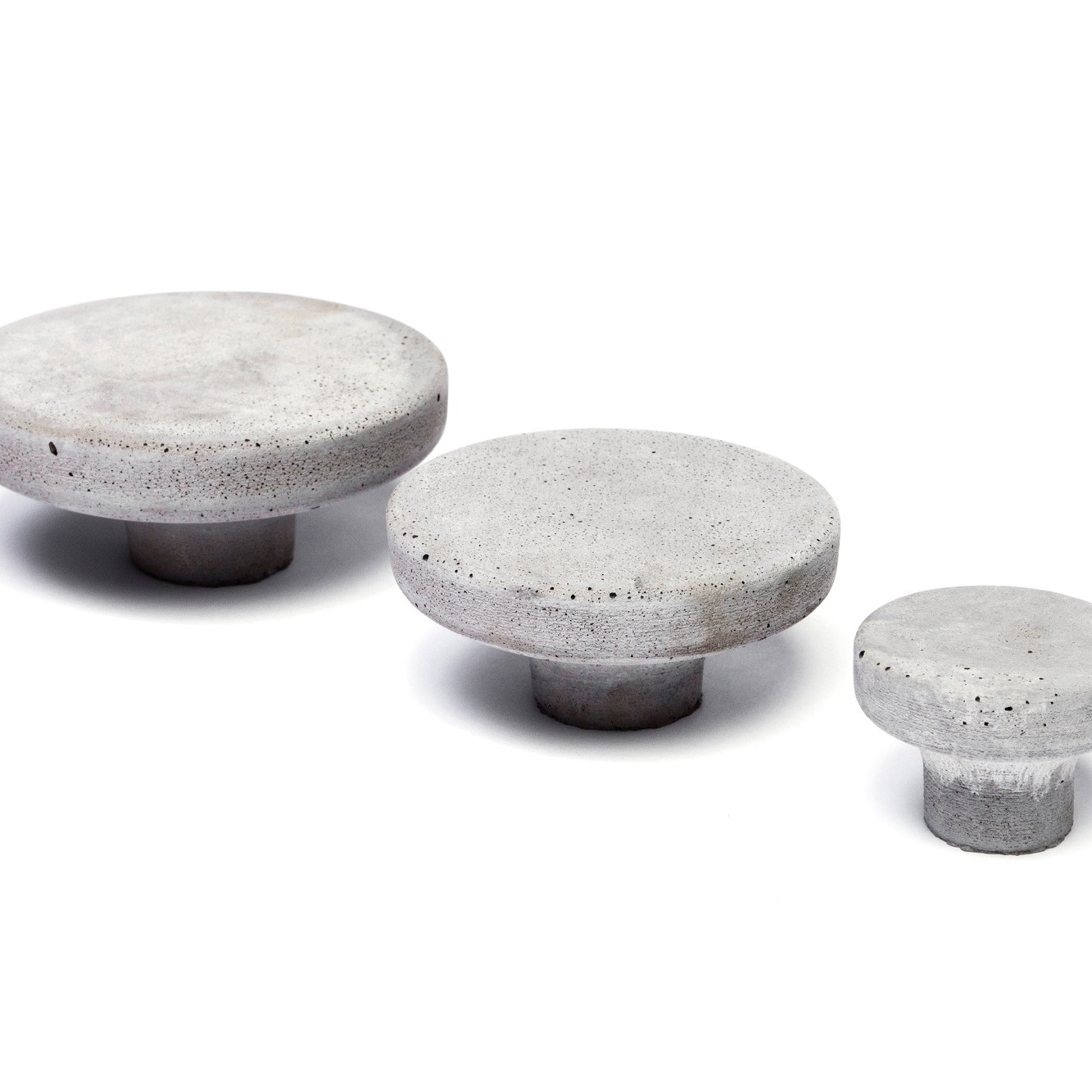 bouton de meuble  en béton POMOLO