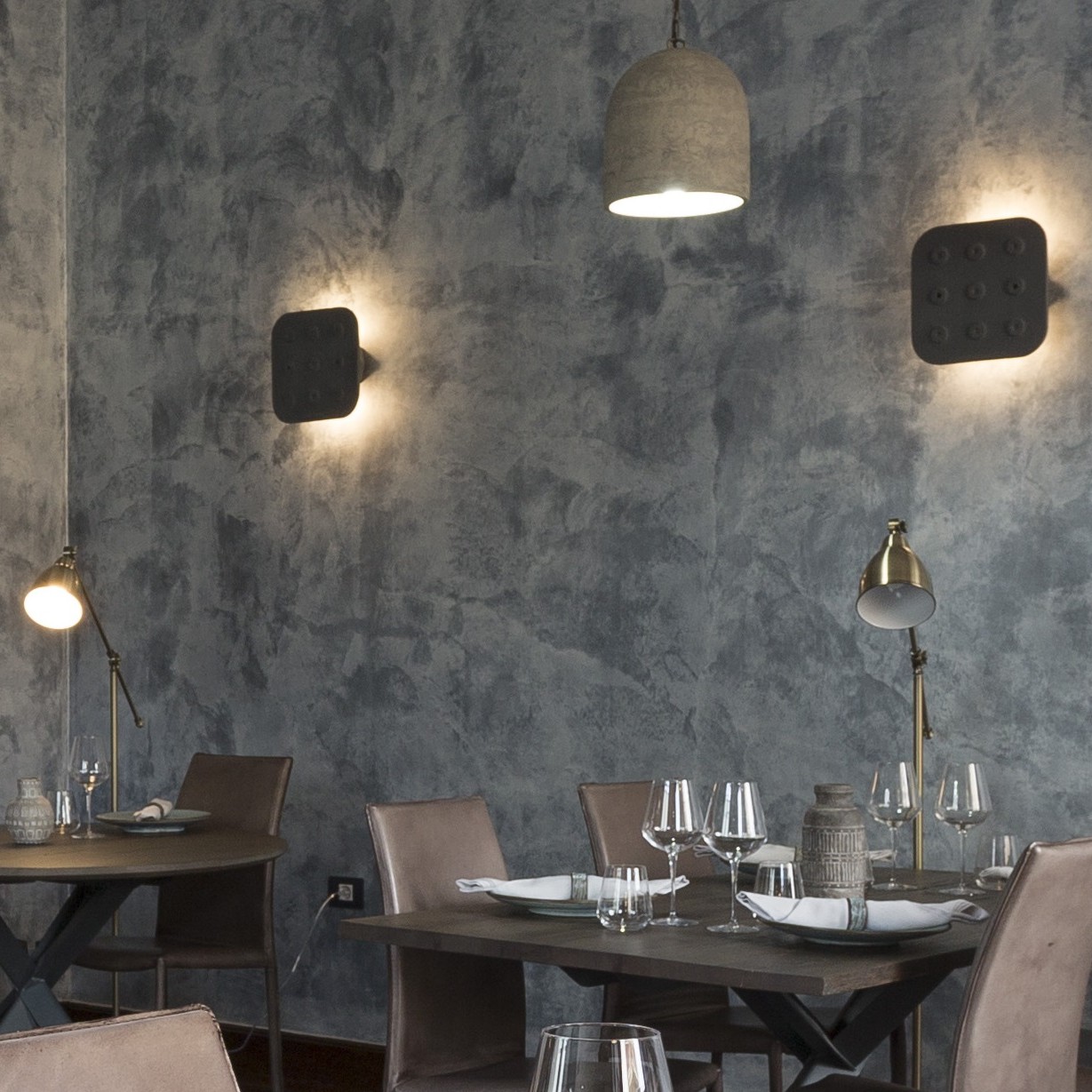 cement wall light quadrata n
