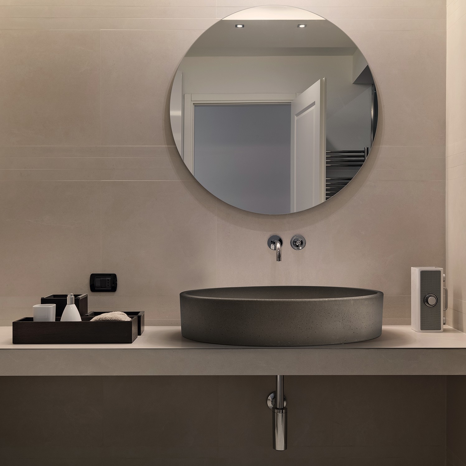 circum 48 anthracite render b