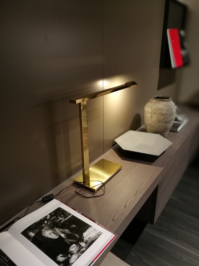 cubeplate by urbi et orbi design by valentino marengo at MolteniC booth salone 2018..