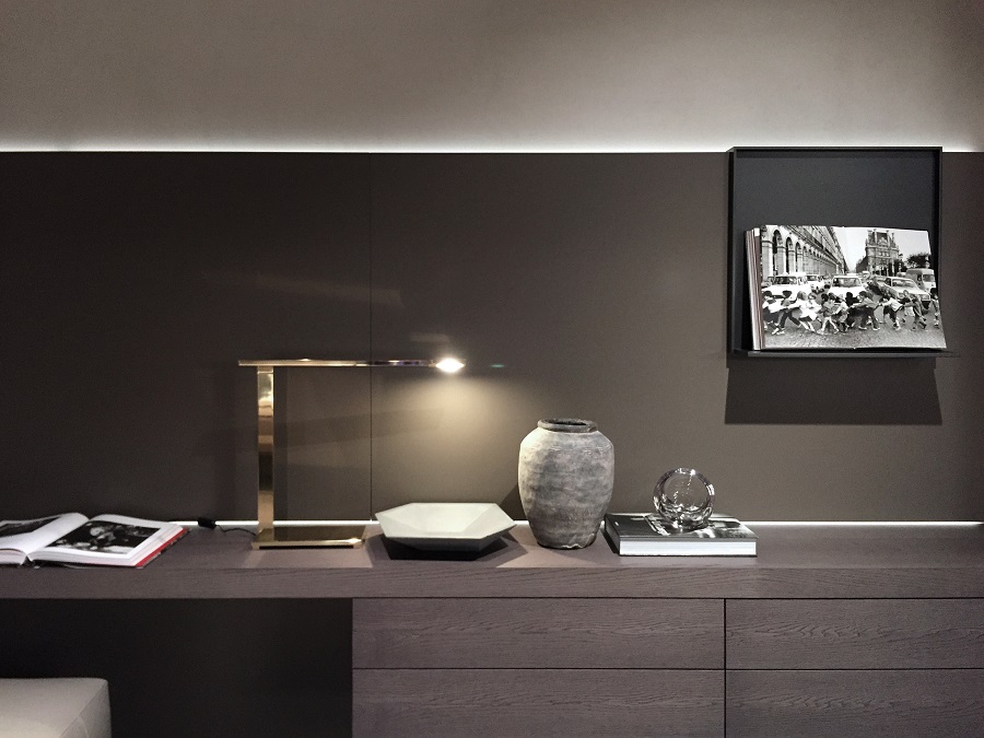 cubeplate by urbi et orbi design by valentino marengo at MolteniC booth salone 2018.