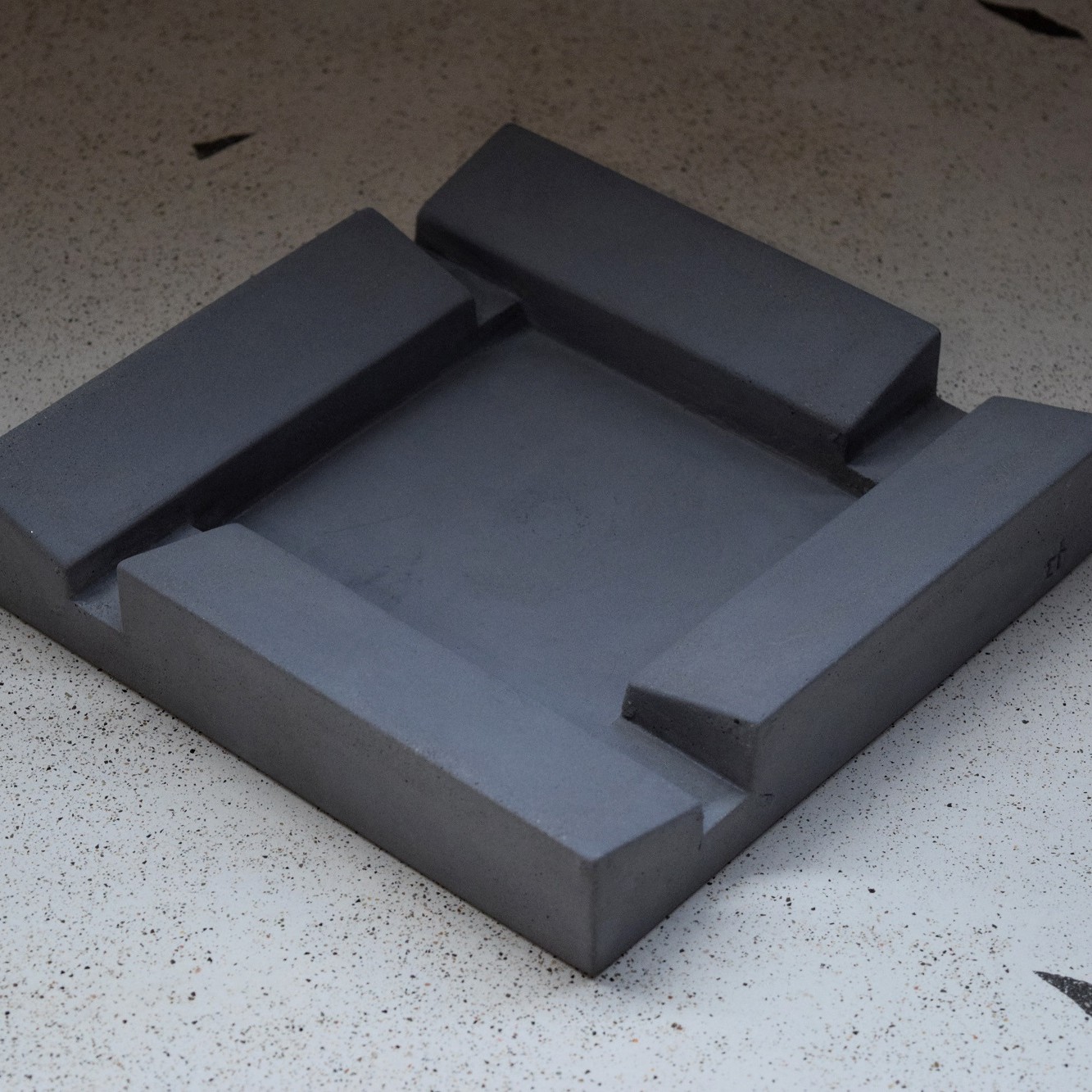 fumi concrete ashtray