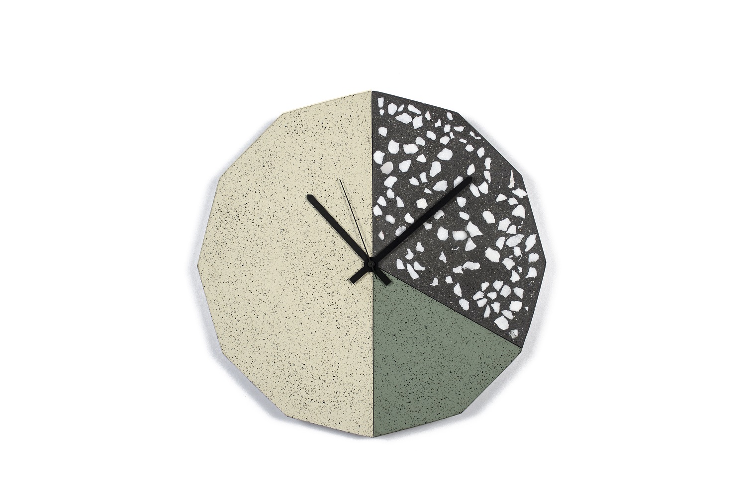 FACET CLOCK black terrazzo amo hak sand by Callum MacSorley  for Urbi et Orbi concrete wall clock low
