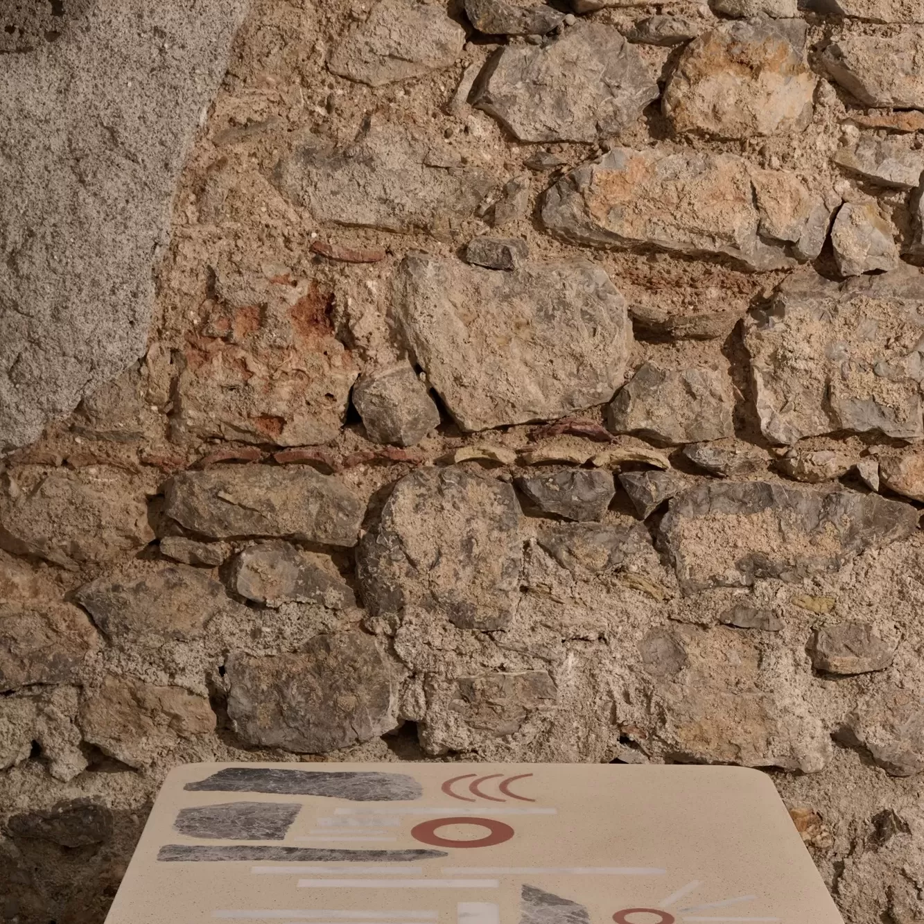 Legante Table en ciment terrazzo design by ctrlzak urbi et orbi low